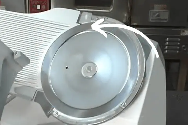 Check movement of blade