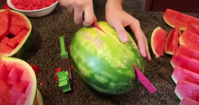 Step to slice Watermelon