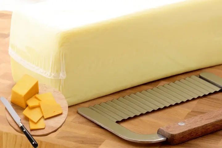 Block Cheese Slicing with knife Block Cheese Slicing