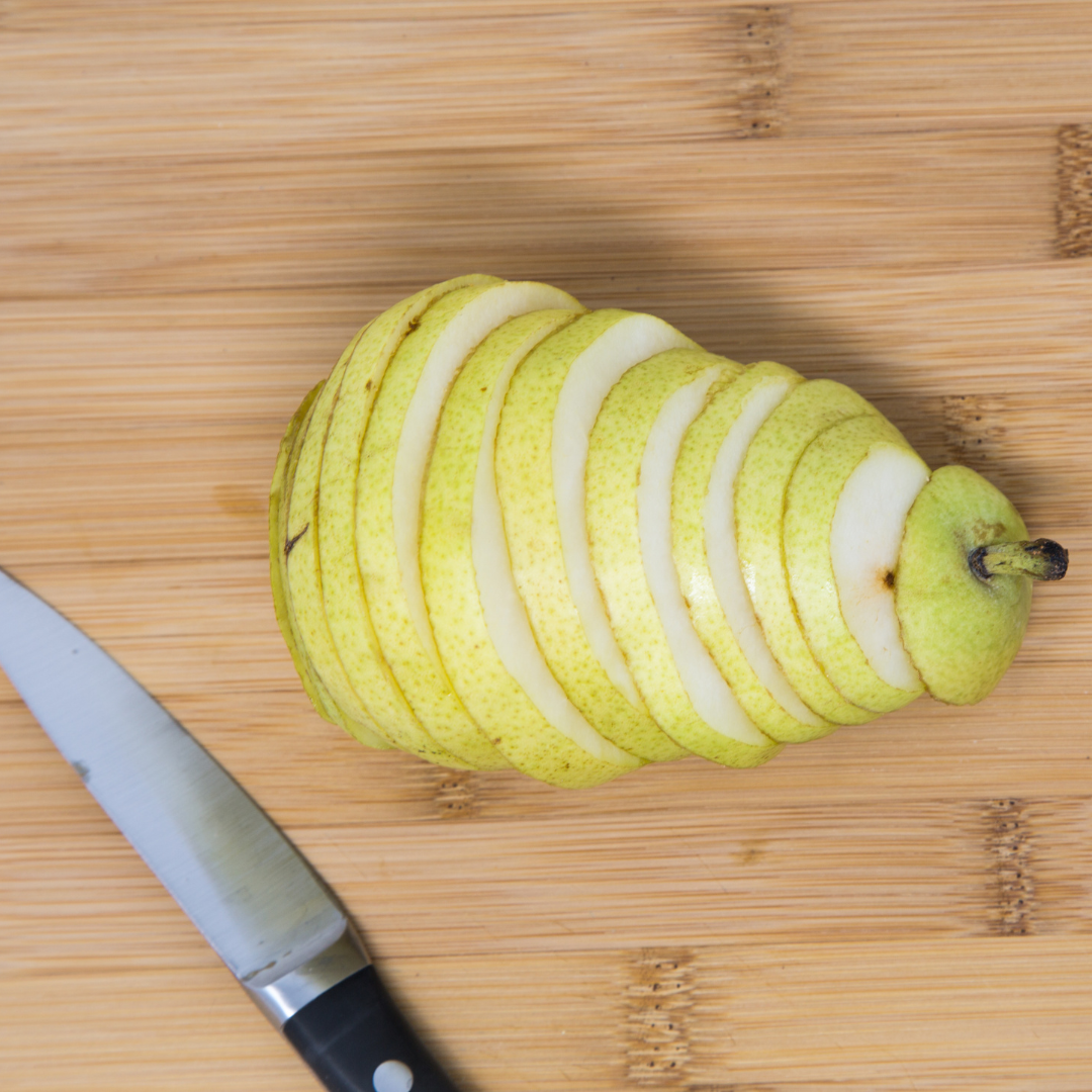 The Best Way To Peel And Slice Pears With A Knife