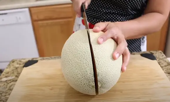 Slicing cantaloupe