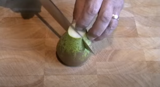 Step to slice pear