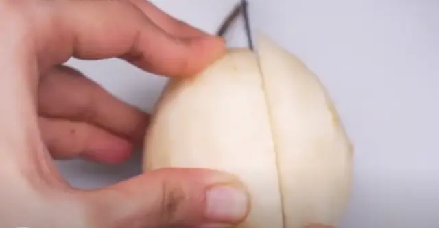 Step to slice pear