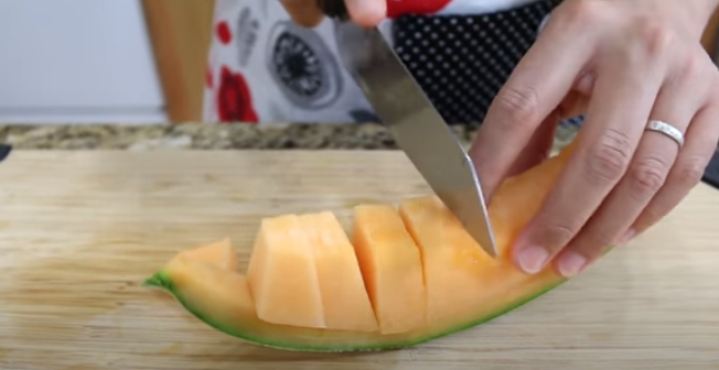 Slicing cantaloupe