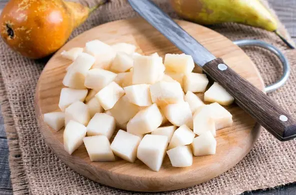 Cut Pears In Cubes How to Cut Pears In Cubes