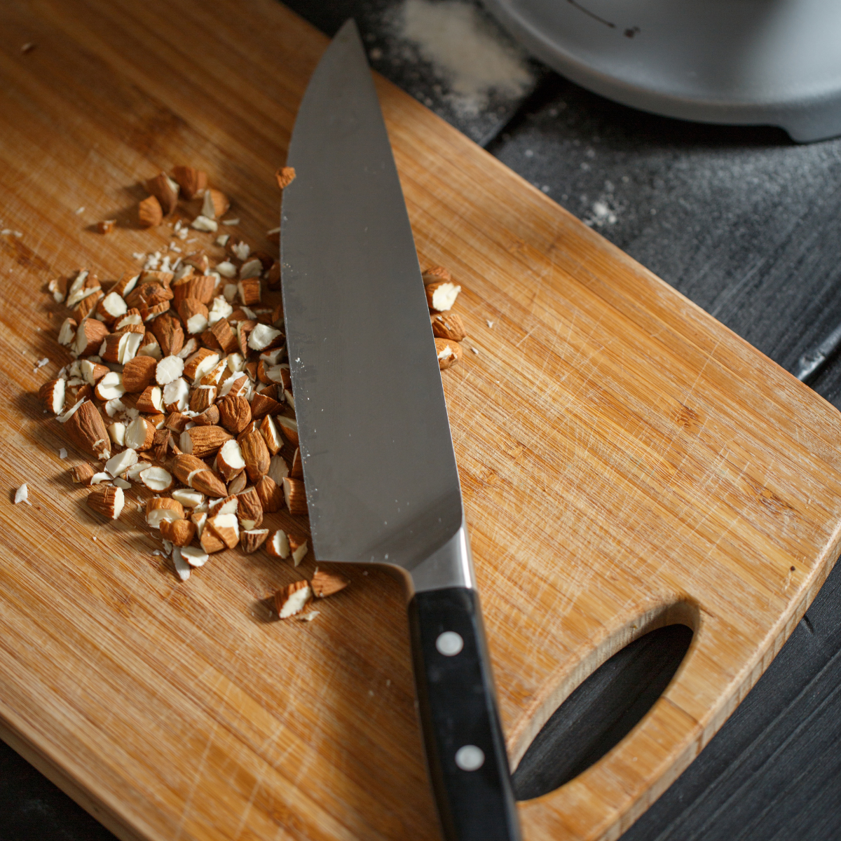 How to Slice Almonds With a Knife