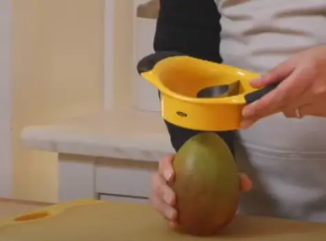 Step to slicing mango