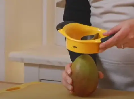 Step to Slicing Mango