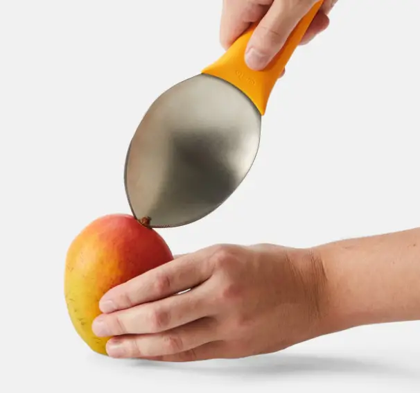 Mango Splitter removes the mango pit