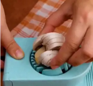 Slicing Mushrooms Prevent hands getting black when slicing mushrooms