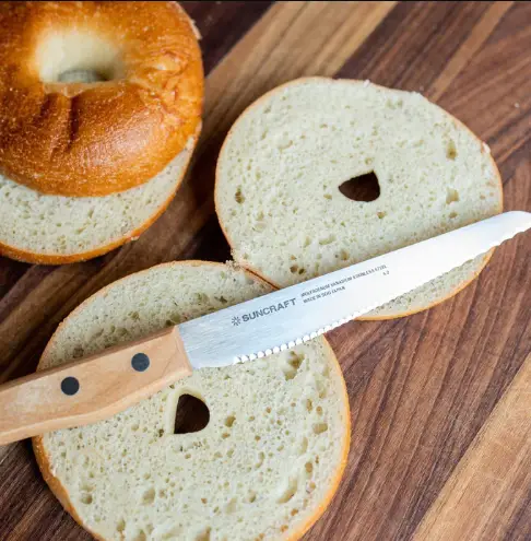 Special bagel knives