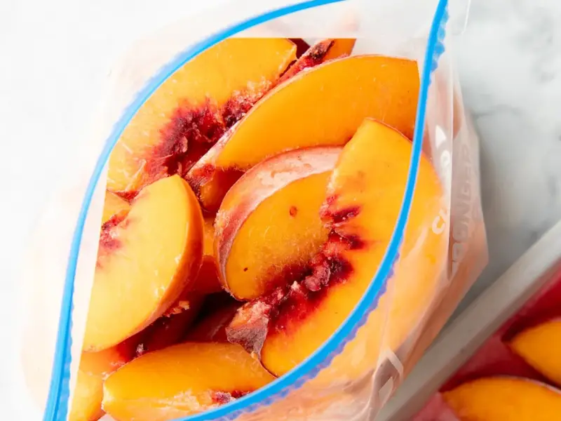 How long do cut peaches last in the refrigerator
