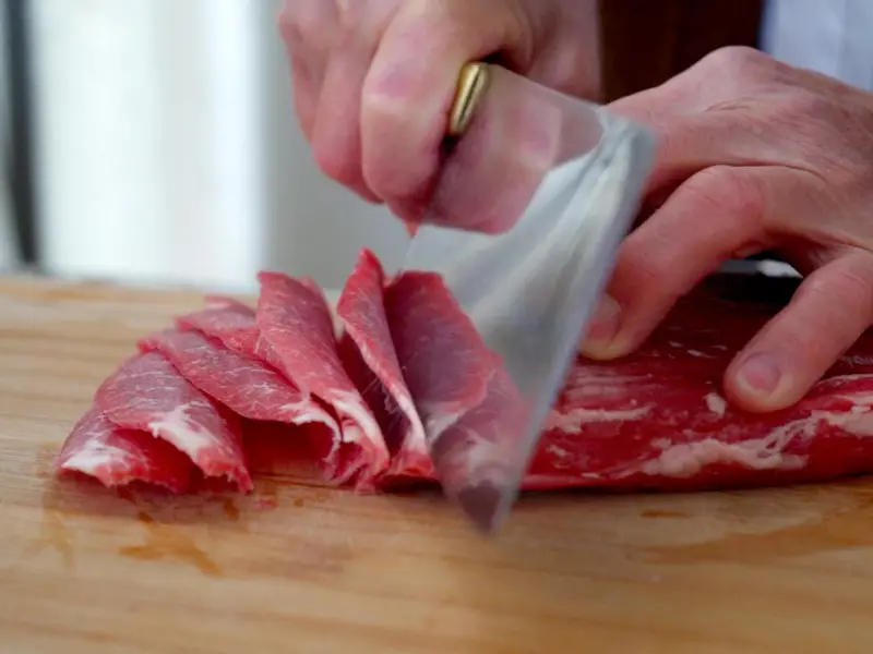 Slice Meat Thinly With This Easy Trick How To Slice Cooked Meat Thin Without A Slicer