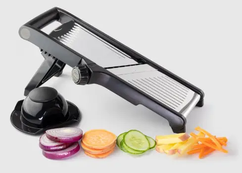 Adjustable mandoline