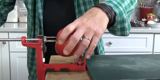 Starting With Fresh And Firm Apples Attaching and adjusting the apple