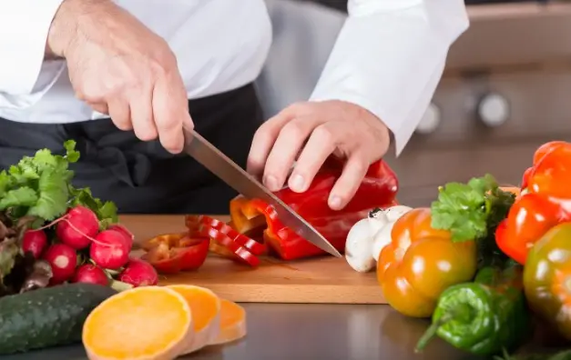 Can I use a Sujihiki knife for slicing vegetables and fruits