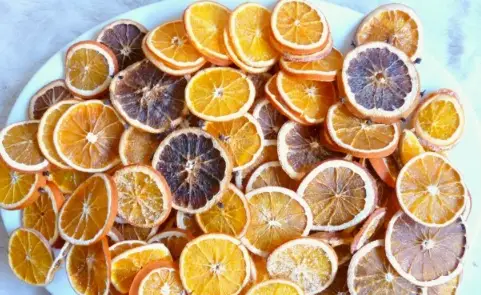How long does it take to dry orange slices with cloves