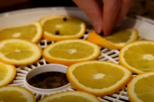 Push whole cloves Push whole cloves
