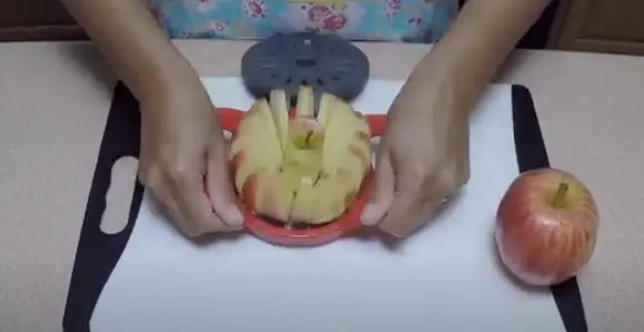 use slicer to Slice the Apple Slice the Apple