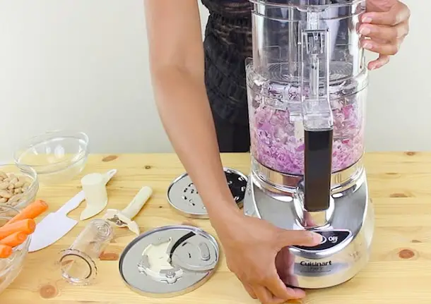 Slicing Onions in Your Cuisinart Food Processor A Hassle-Free Technique