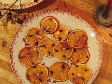 Why Orange Slices Are Dried With Cloves