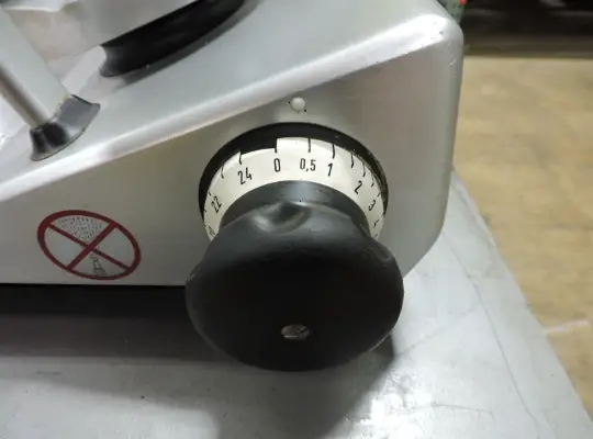 Adjustable Thickness Knob Of Meat Slicer Adjustable thickness for versatile slicing
