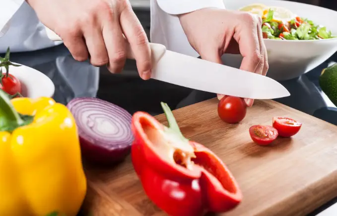 Ceramic Knives: A Complete Guide To Ceramic Blades Advantages of using ceramic knives