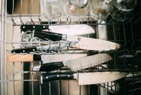 Are ceramic knives dishwasher safe