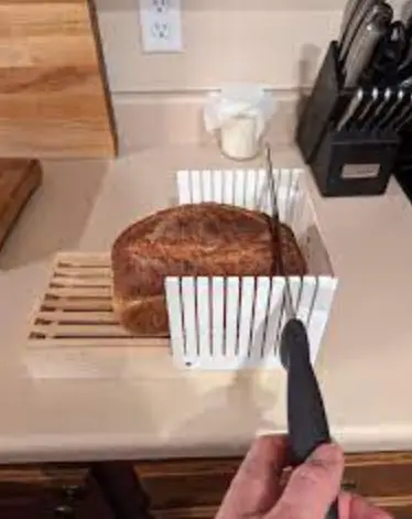 Can I use a bread slicer to slice the cake