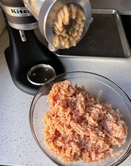Can you grind chicken in a meat grinder
