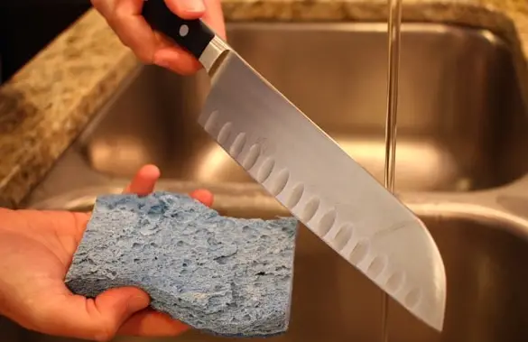 How to Clean a Knife Clean the Knife