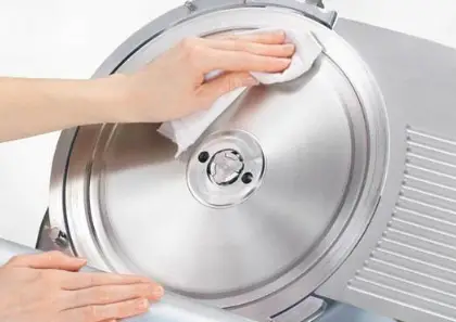 Clean the slicer properly