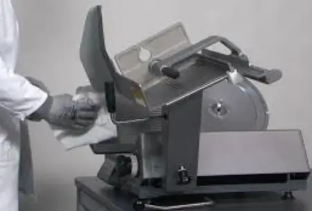 Does the bizerba slicer vsc 280w require manual cleaning of removable parts