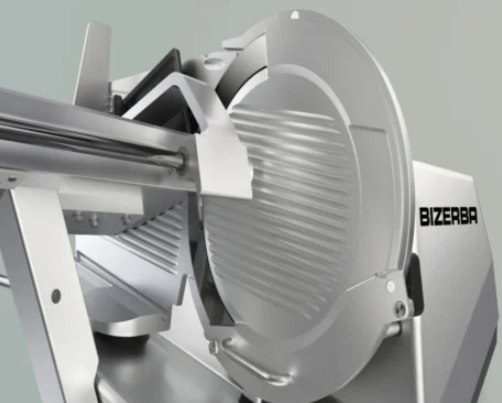 Does the bizerba vs12f meat slicer require sharpening