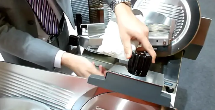 Preventing Cuts And Amputations From Food Slicers And Meat Slicer Food and meat slicer safety tips