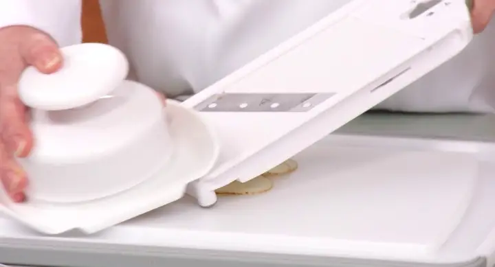 The Pampered Chef Simple Slicer Makes Perfect Slices How to use the pampered chef simple slicer