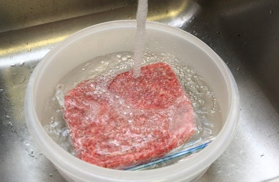 Is it faster to thaw meat in water