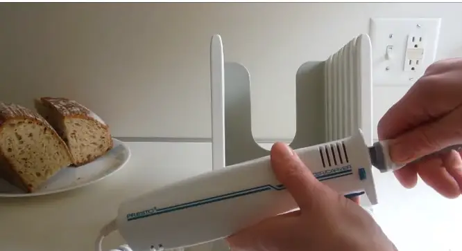 Bread Slicing Setting Up the Bread Slicer Guide