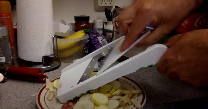 Slicing or Julienning with the Progressive Julienne and Slicer