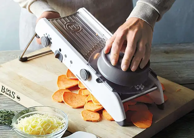 How to Use a Mandoline Slicer What Is A Mandolin Slicer
