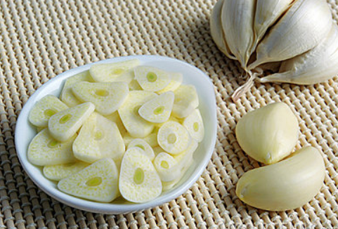 What is sliced garlic
