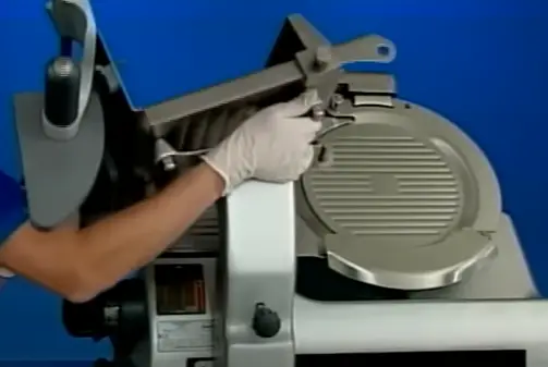 Begin by assembling the slicer, and carefully aligning the parts Begin by assembling the slicer