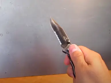 Can I open the Hinderer Slicer Blade knife with one hand