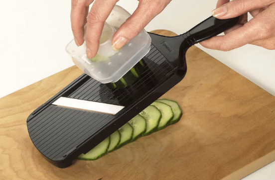 Can I use my Kyocera slicer without the handguard