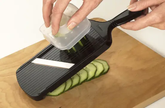 Use handguard while slicing Can I use my Kyocera slicer without the handguard