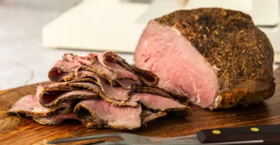Deli Roast Beef (4 Oz.) - Nutritional Information How many slices of deli roast beef are 4 ounces