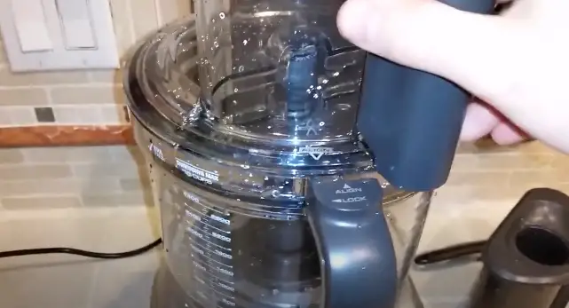 Ensure that the food processor is assembled correctly Prepare the food processor