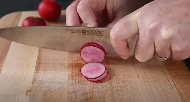 Start slicing in thin circles Slice into Thin Circles