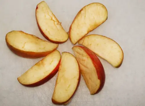 Why Do Sliced Apples Turn Brown From the Outside