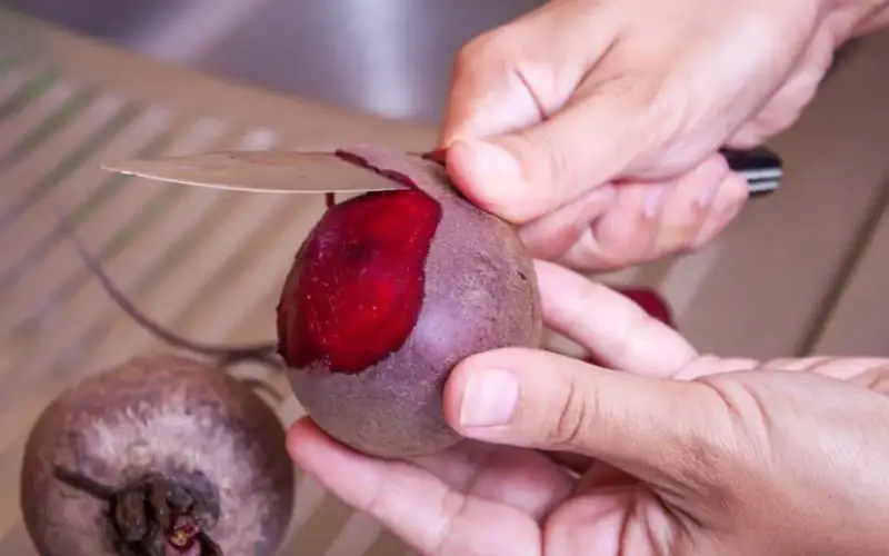 Is it bad to eat the skin of a beet?